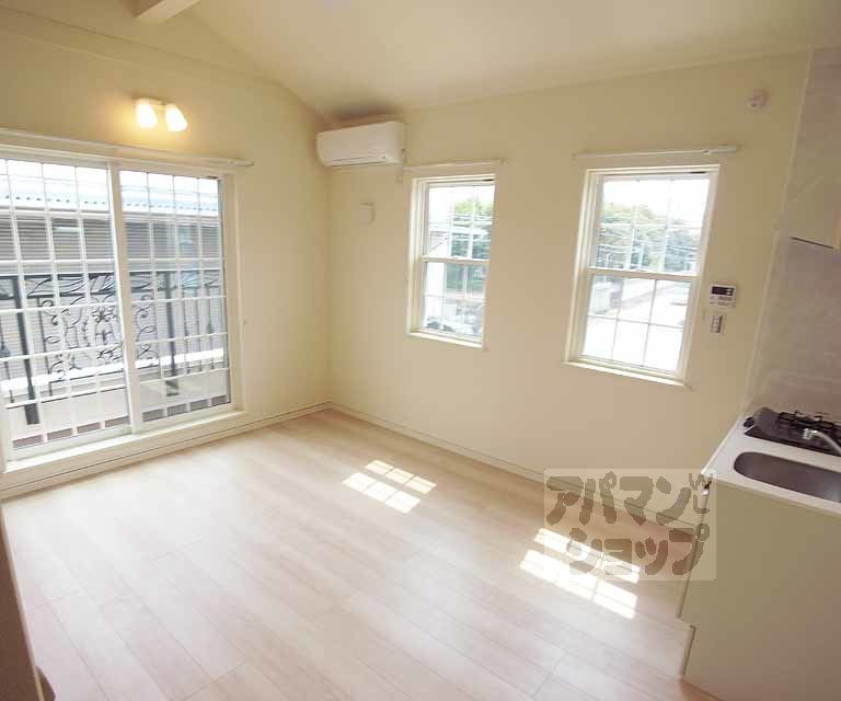 居室・リビング　日当り良く気持ちがいいお部屋です！