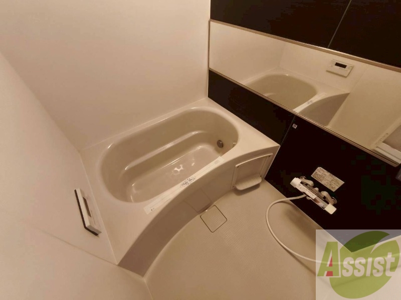 バス・シャワールーム　お風呂になります。一日の疲れを癒してくださいね。