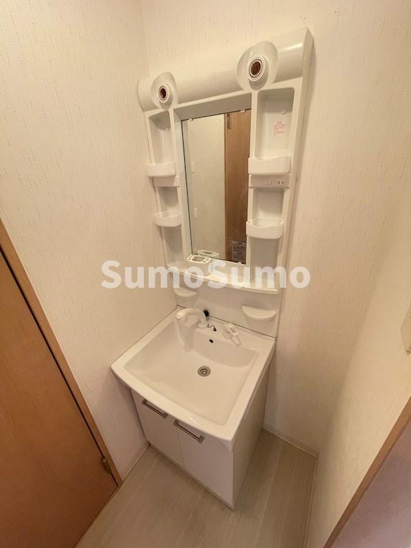 洗面設備　独立洗面台です