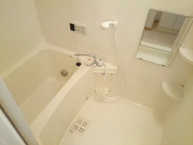 バス・シャワールーム　ゆったり過ごせるお風呂です