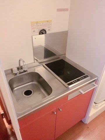 キッチン　コンパクトなキッチンで掃除もラクラク