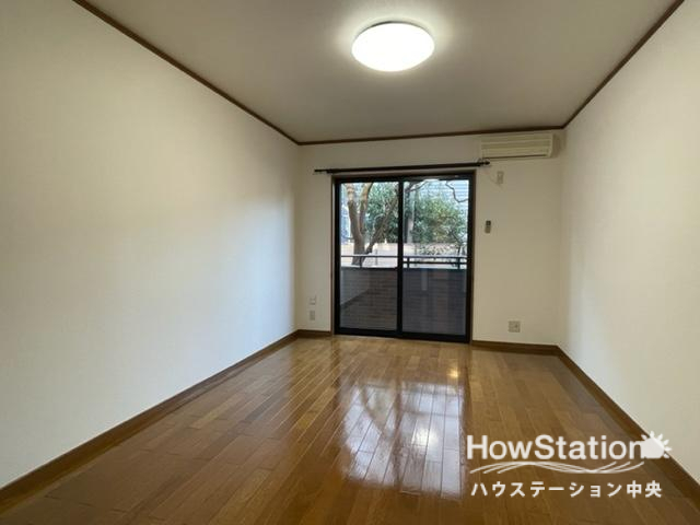 居室・リビング　別号室参考写真