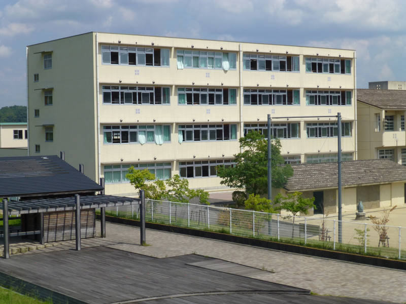 小学校　梅美台小学校（小学校）まで432m