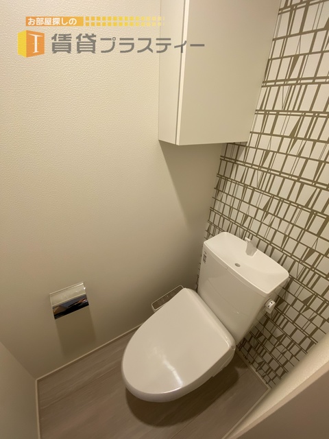 トイレ　温水洗浄便座付き。