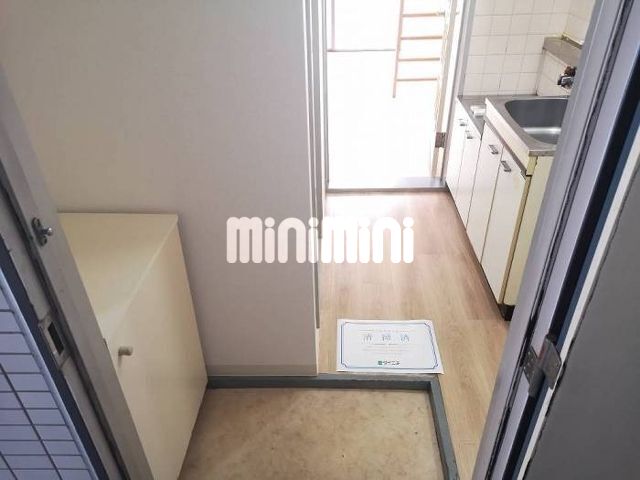 玄関　別号室の参考写真です。