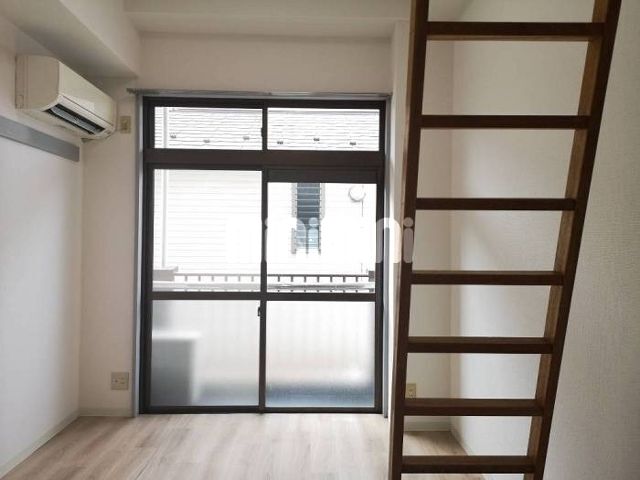 居室・リビング　別号室の参考写真です。