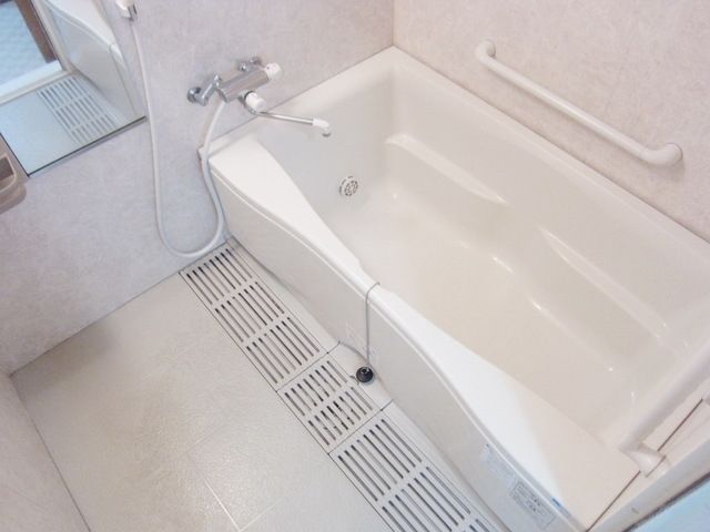 バス・シャワールーム　☆広い追い焚きバス☆