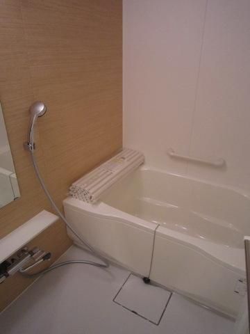 バス・シャワールーム　追焚・浴室乾燥機付き