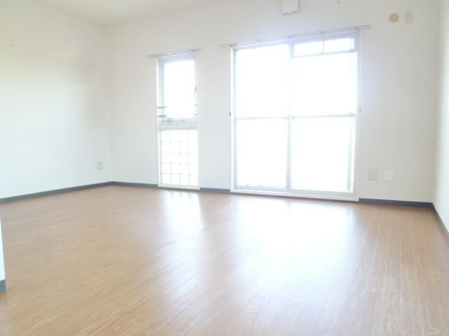 居室・リビング　広々リビング