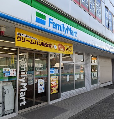 コンビニ　ファミリーマート いずみ踊場駅前店（コンビニ）まで391m