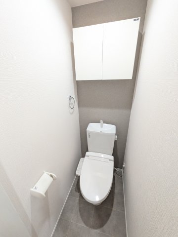 トイレ　※別号室の参考写真です