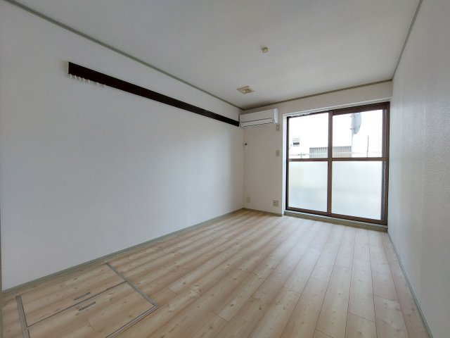 居室・リビング　別部屋参考写真です