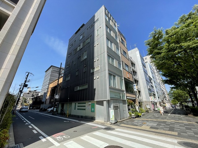 ドラックストア　翔薬局御池店（ドラッグストア）まで214m