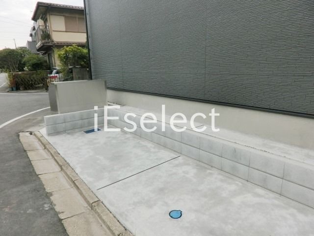 その他共有部分　自転車などが置けそうですね