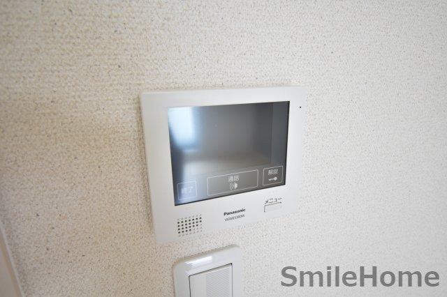 セキュリティ　TVモニターホンは安心ですね。誰か確認してから開けて下さいね