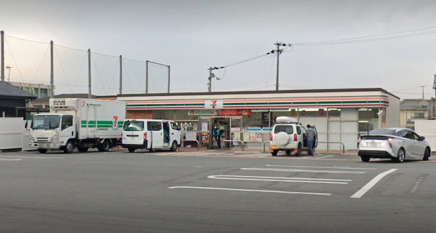 コンビニ　セブンイレブン 小野本町店（コンビニ）まで338m