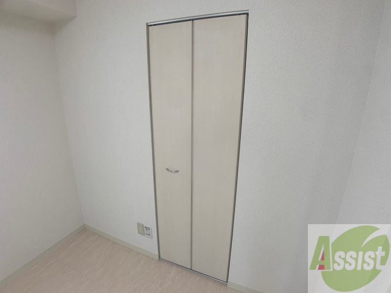 収納　寝室の収納です。部屋がすっきり片付きます。