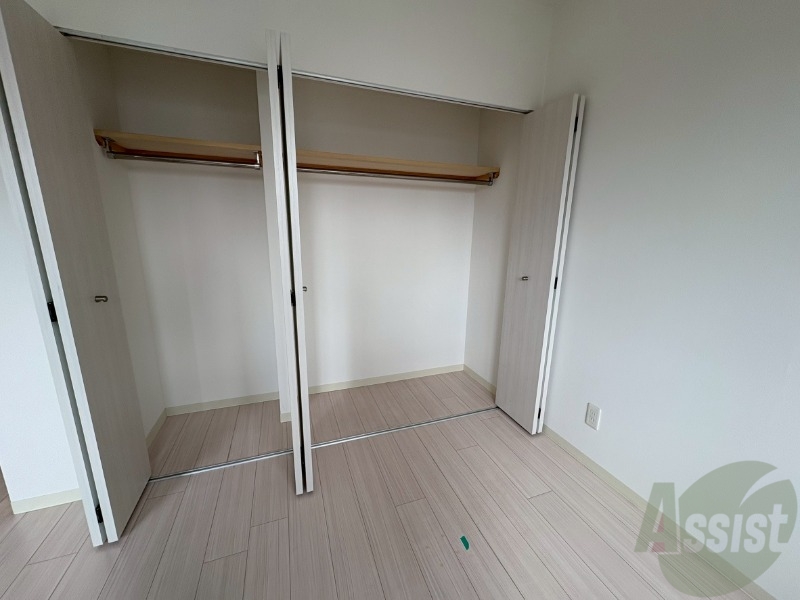 収納　寝室の収納です。部屋がすっきり片付きます。
