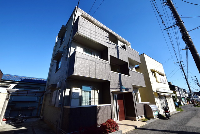 建物外観　～住環境良好ですっ～