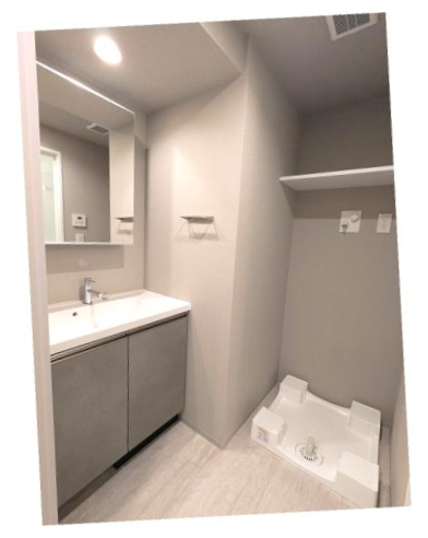 洗面設備　トイレと独立した脱衣洗面室、洗面台の下にヘルスメーターストッ