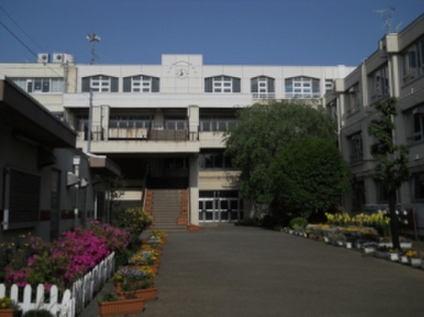 中学校　小平市立小平第五中学校（中学校）まで151m