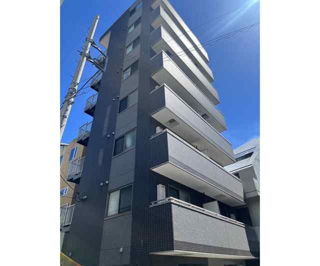 建物外観　鉄筋コンクリート造・総戸数は14戸です。