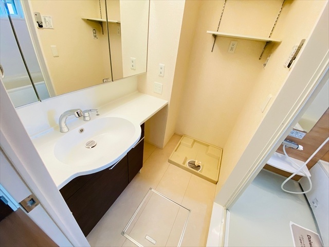 洗面設備　同一建物内２０３号室内装写真掲載