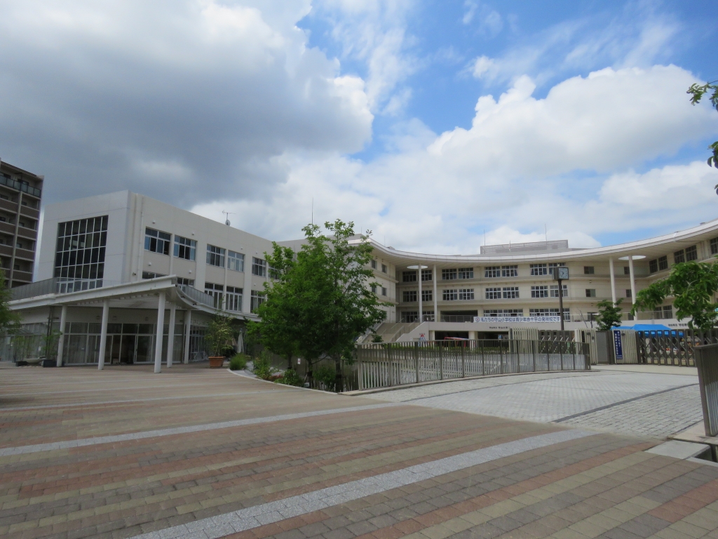 小学校　守山市立守山小学校（小学校）まで537m