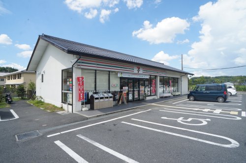 コンビニ　セブンイレブン 明日香御園店（コンビニ）まで2255m