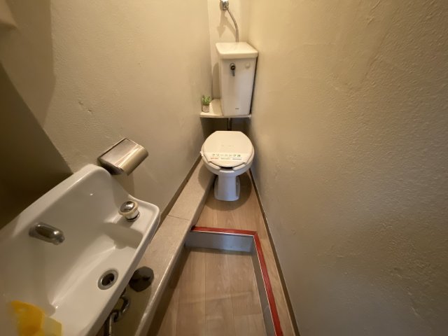 トイレ　※別部屋参考写真