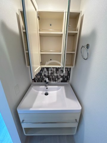 洗面設備　セレニテフラン本町　洗面台