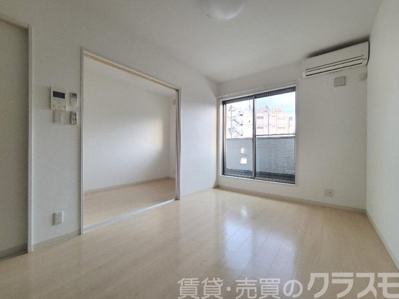 居室・リビング　明るいお部屋です♪