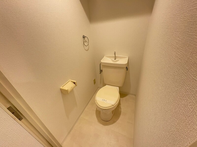 阪急今津線 門戸厄神駅 徒歩16分 5階建 築33年のトイレ写真