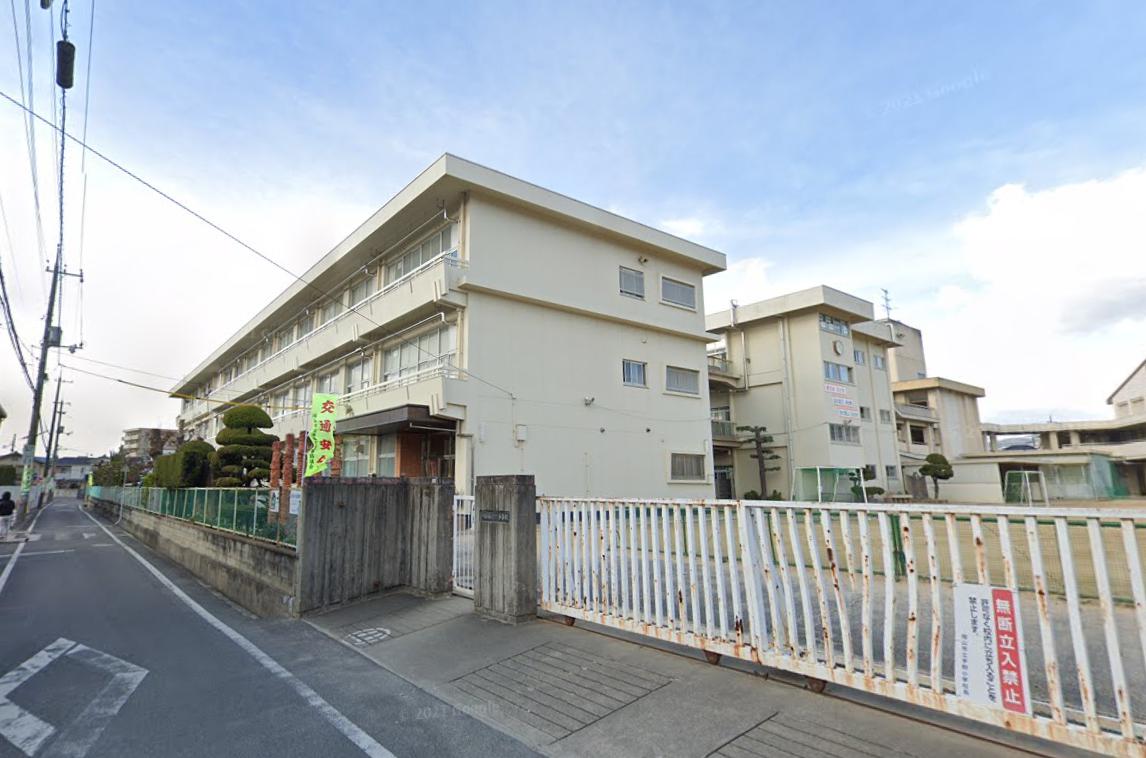 小学校　宇野小学校（小学校）まで889m