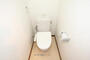 トイレ　落ち着いた色調のトイレです アクティ三本松404号室　202