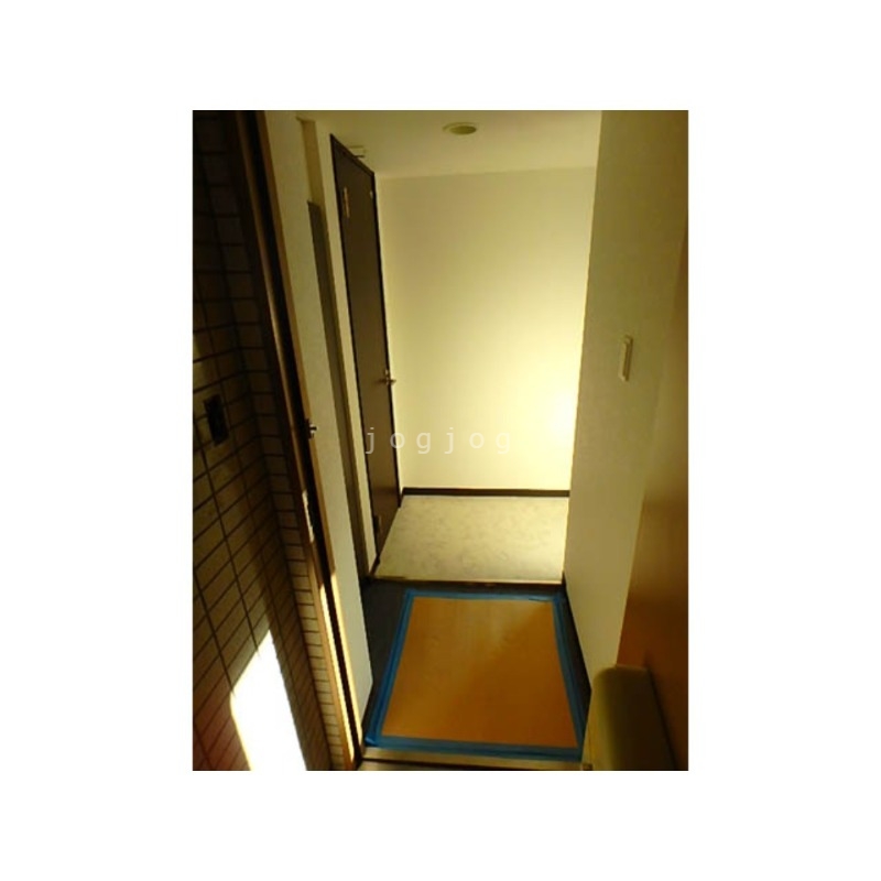 玄関　明るい開放的な玄関です。