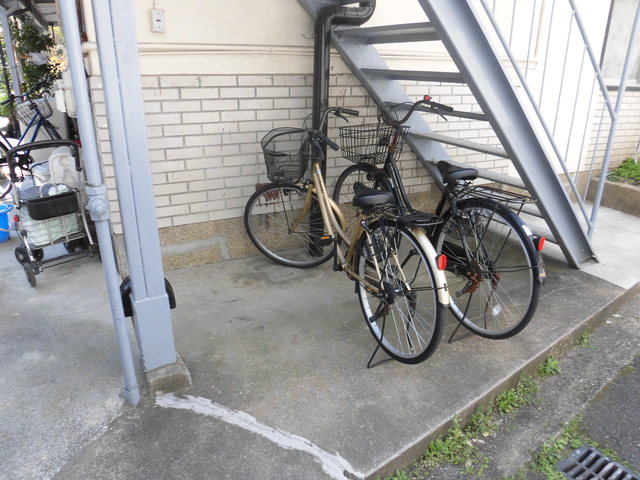 駐車場　敷地内の自転車が置いてある場所です。