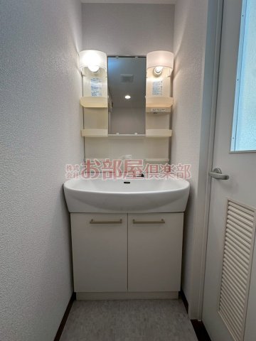 洗面設備　コンパクトで使いやすい洗面所