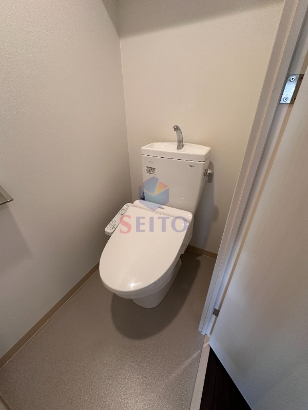 ライブガーデン江坂VIIIのトイレ写真