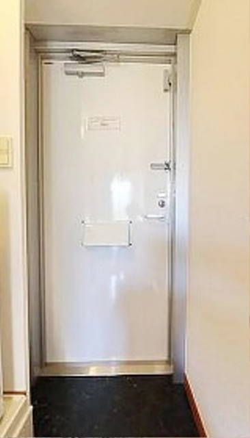 玄関　別部屋同仕様タイプ