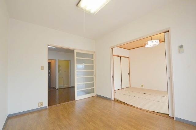 ベイシティー洲崎Aの居間写真