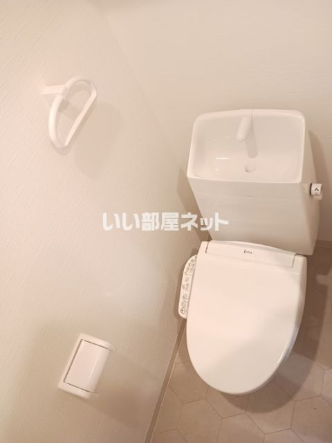 南海本線 堺駅 徒歩10分 10階建 築3年のトイレ写真
