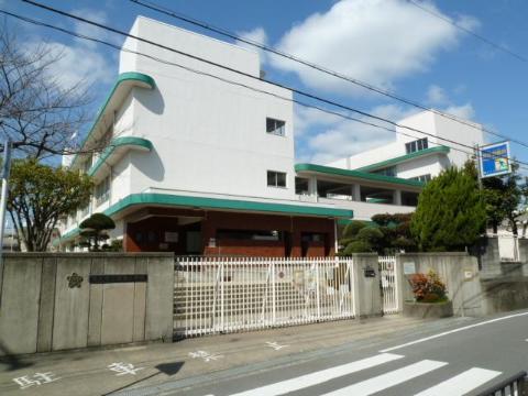 その他　茨木市立畑田小学校（その他）まで758m