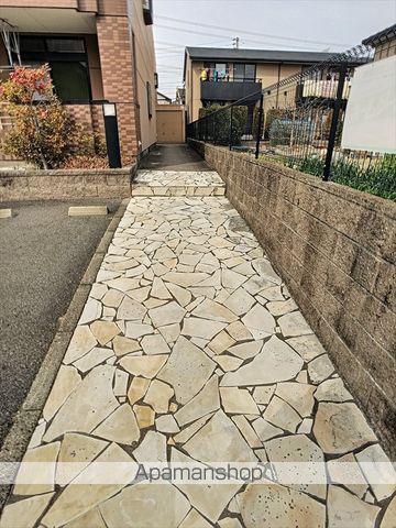 サンタプレイスIIの外観写真