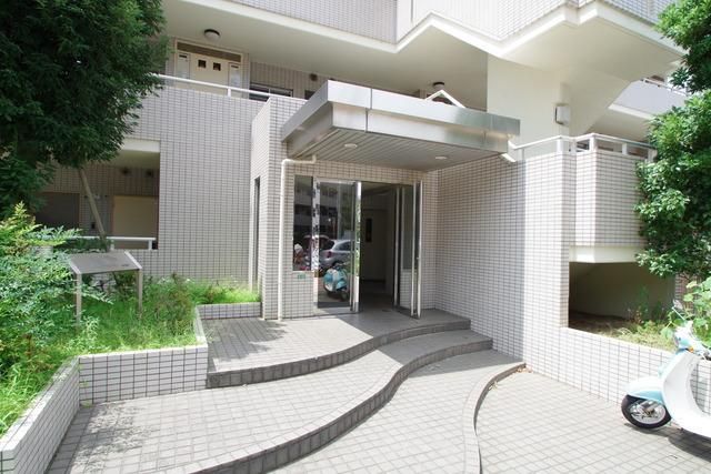 エントランス　☆建物入口部分☆