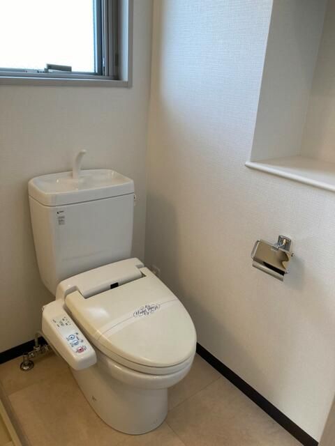 東急世田谷線 西太子堂駅 徒歩2分 12階建 築21年のトイレ写真