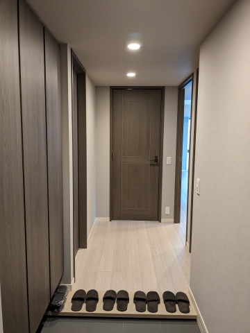 玄関　別部屋の写真です