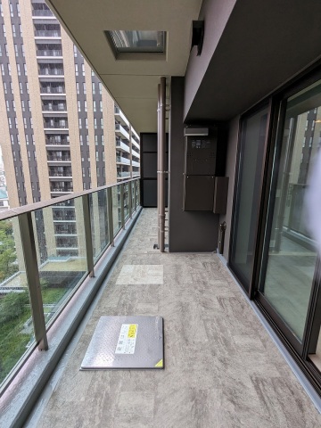 バルコニー　別部屋の写真です