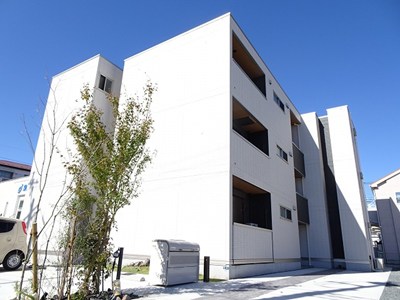 建物外観　●ダイワハウスのD-ROOM。