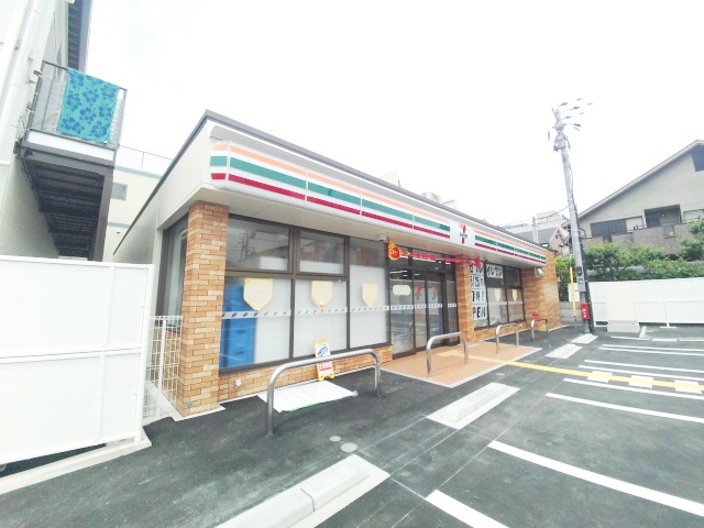 コンビニ　セブンイレブン神戸篠原南町4丁目店（コンビニ）まで203m